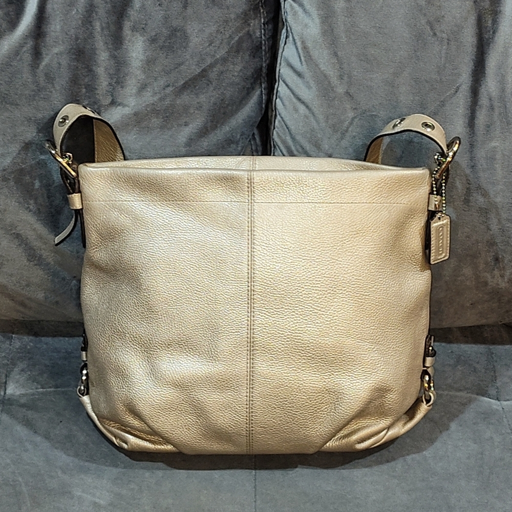 EUC COACH BEIGE/GOLD METALLIC PEBBLED LEATHER SHOUDLER BAG ADJUSTABLE STRAP